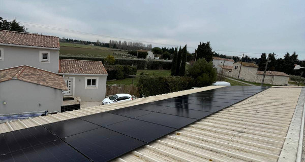pose panneaux solaires toit hangar agricole