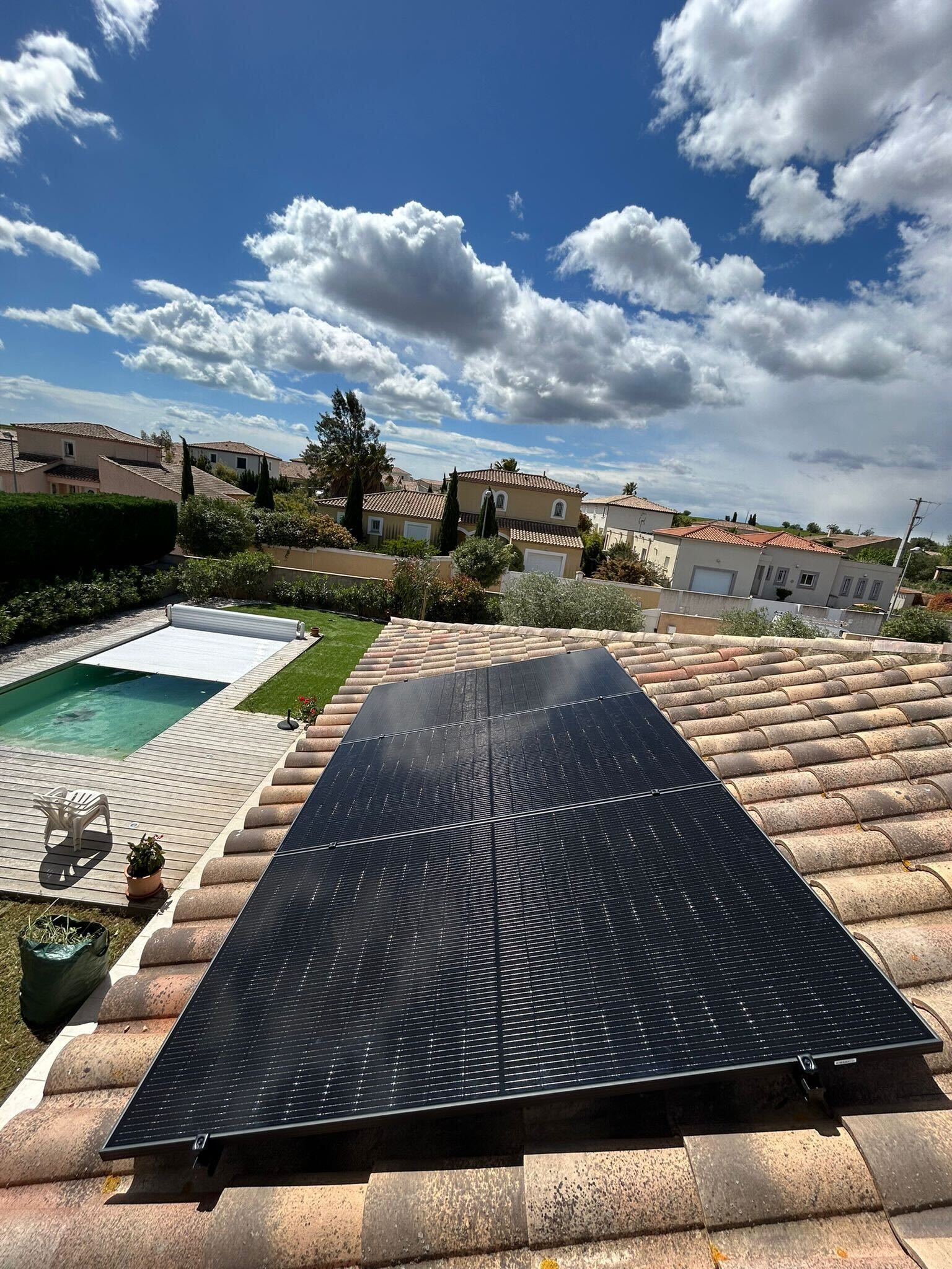Installation de 12 panneaux photovoltaïques à Béziers – Avril 2024