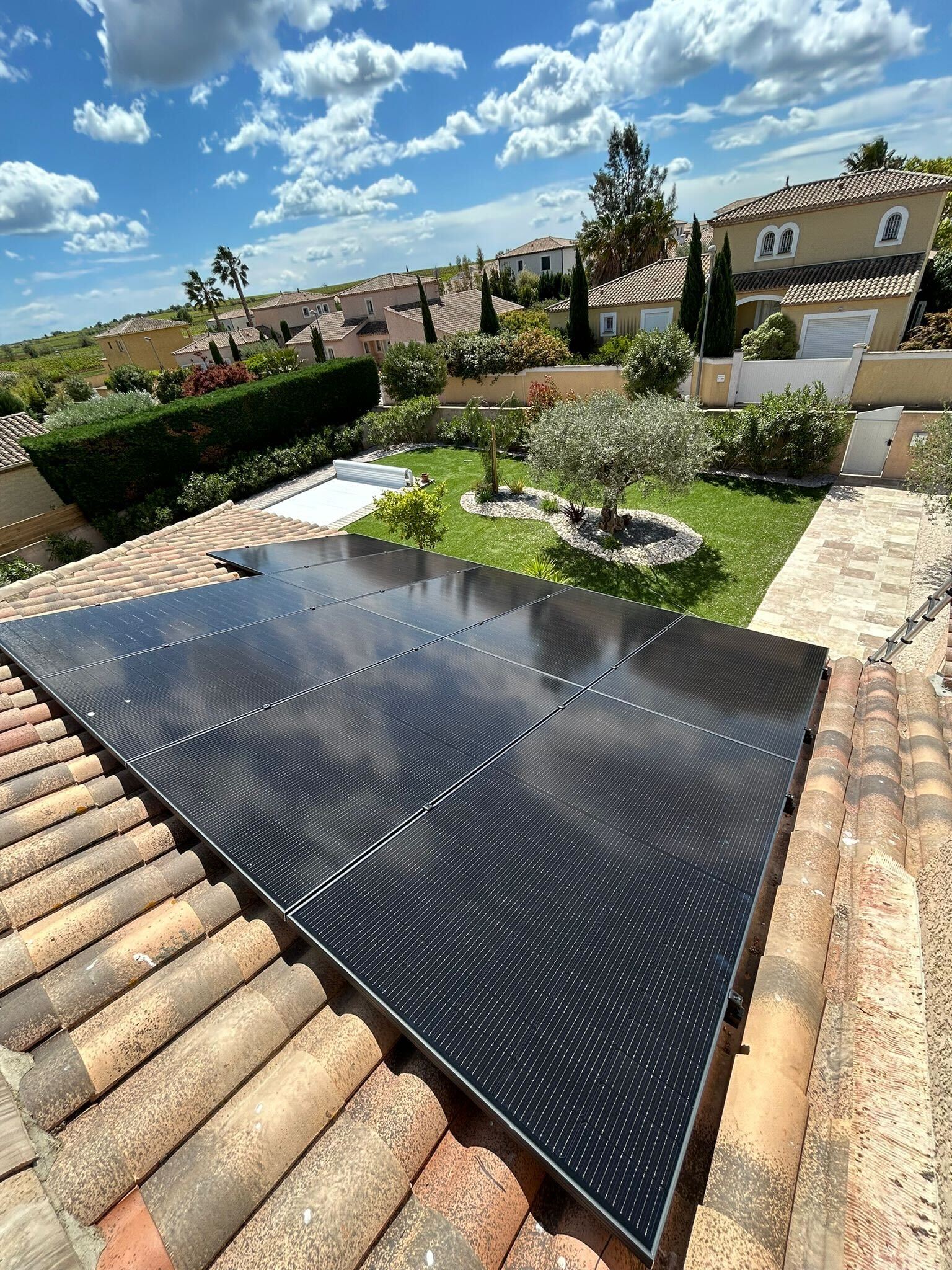 Installation de 12 panneaux photovoltaïque à Béziers o2toit